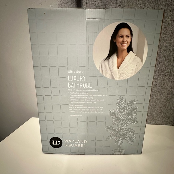 Wayland square ultra blue soft luxury bathrobe. One size. - Picture 3 of 5